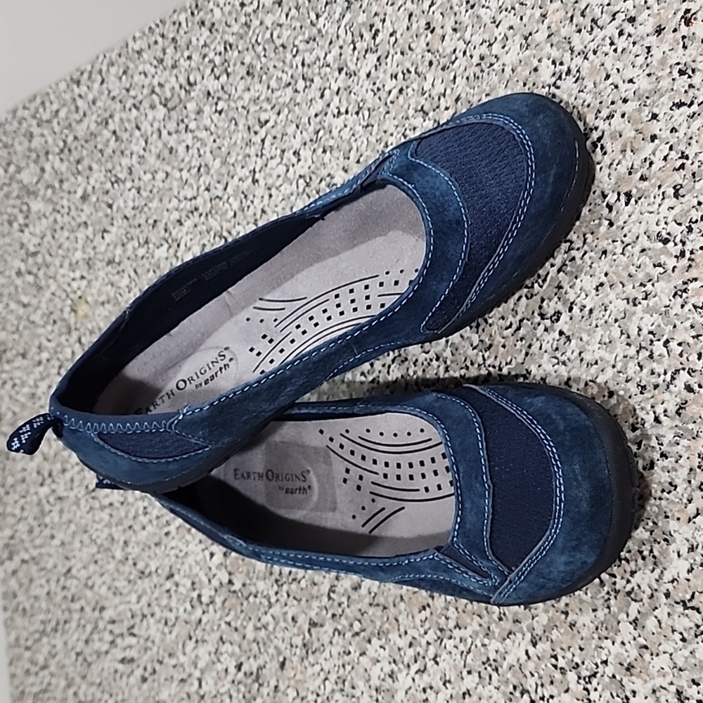 Earth Origins blue suede shoes
